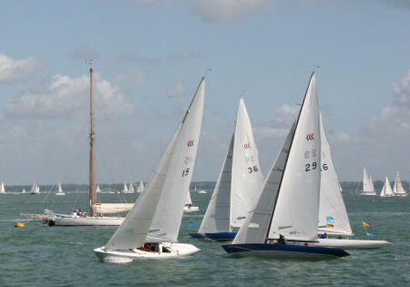Daring 15 heads into the shore